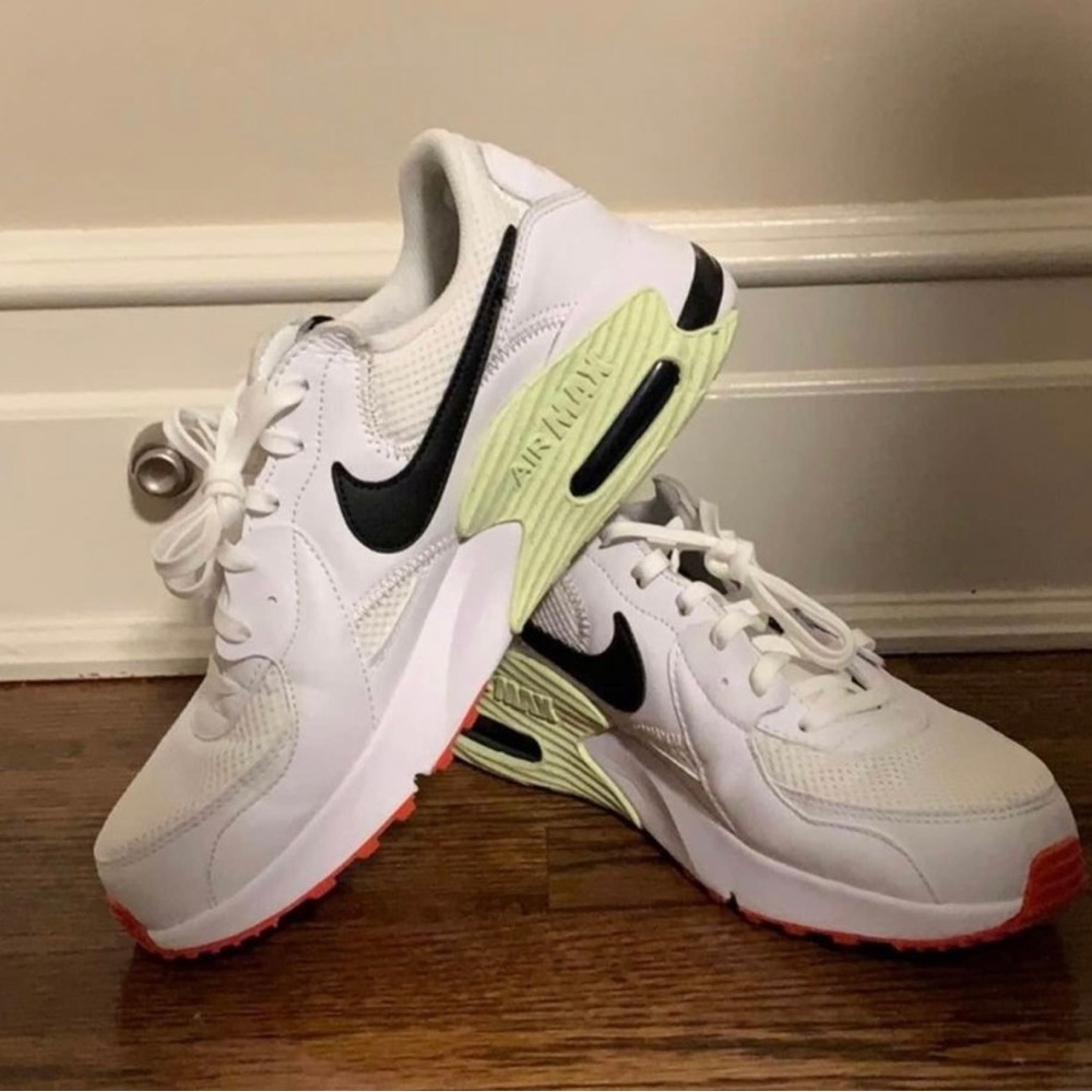 NIKE 🚚 Excee White Multi Color Sneaker - Women’s Size 10 - Picture 2 of 4
